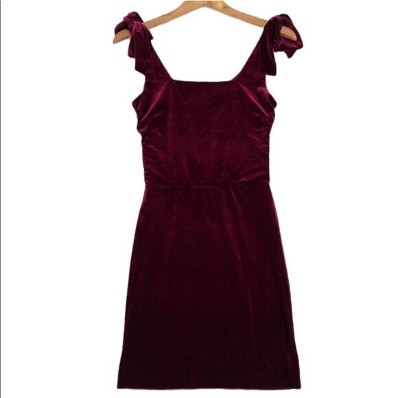 AQUA Velvet Square Neck with Bow Strap NWT - Picture 1 of 9